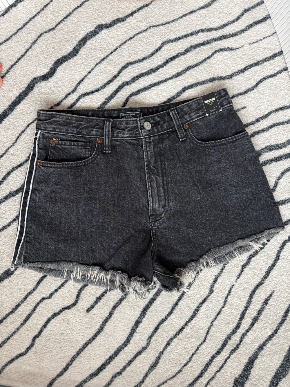 Abercrombie & Fitch Annie high-rise Denim Shorts Black Size 27 Size 4